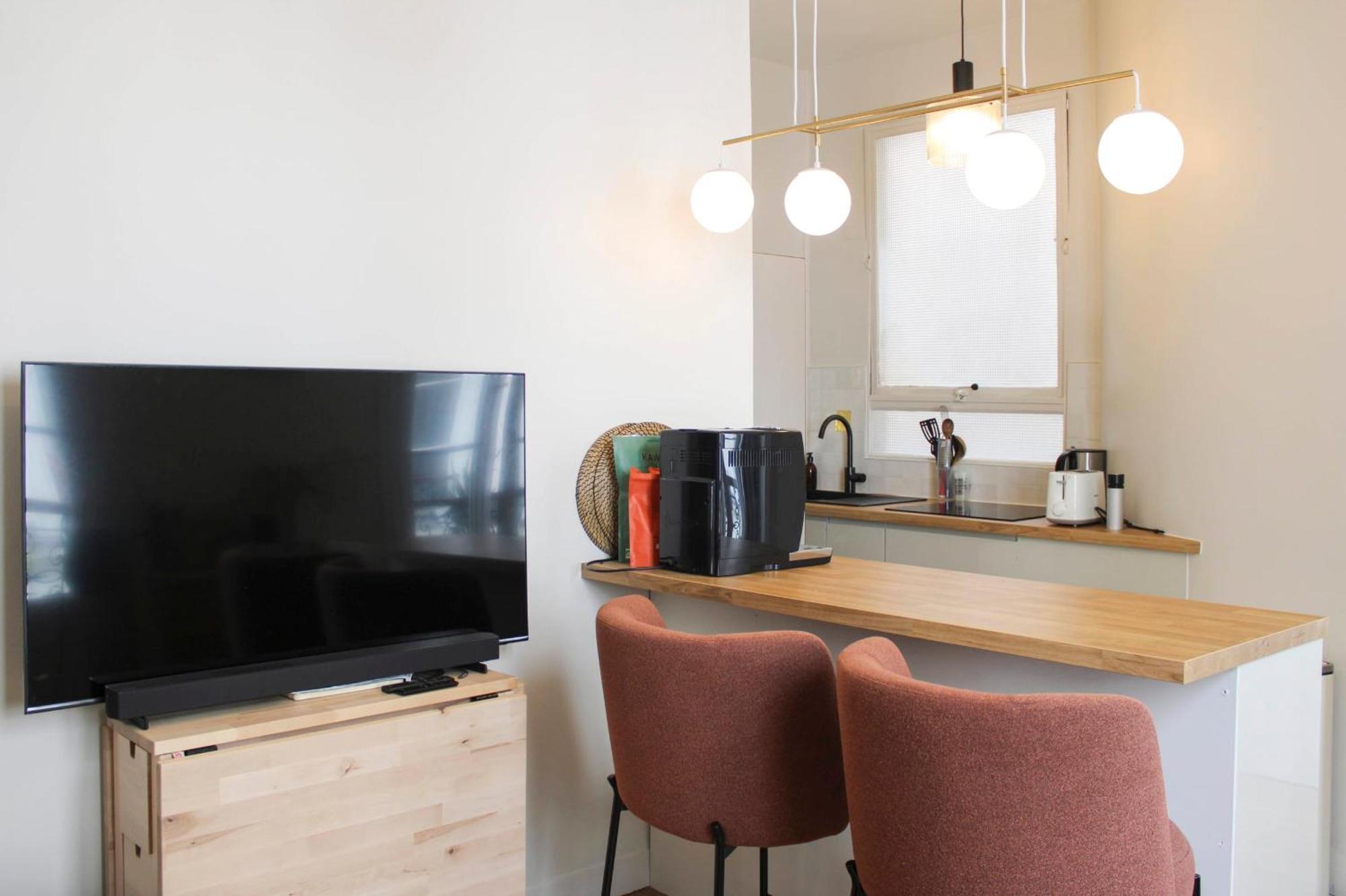 Bright 35 M Close To The Bastille Parigi